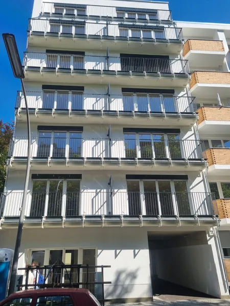 Sonnige 2-Zimmerwohnung mit EBK und Fußbodenheizung sowie einem kleinen Balkon — photo 1